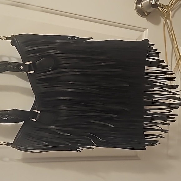 H&M's Designer Large Black Bag w/Fringes (2 Tiers Front/Back), Handles & Strap - Picture 5 of 9